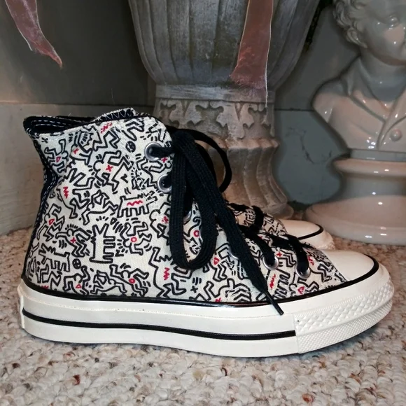 Converse Keith Haring 2021 Unisex Dancing Figures Black, Red/White Chuck Taylors - Picture 11 of 11